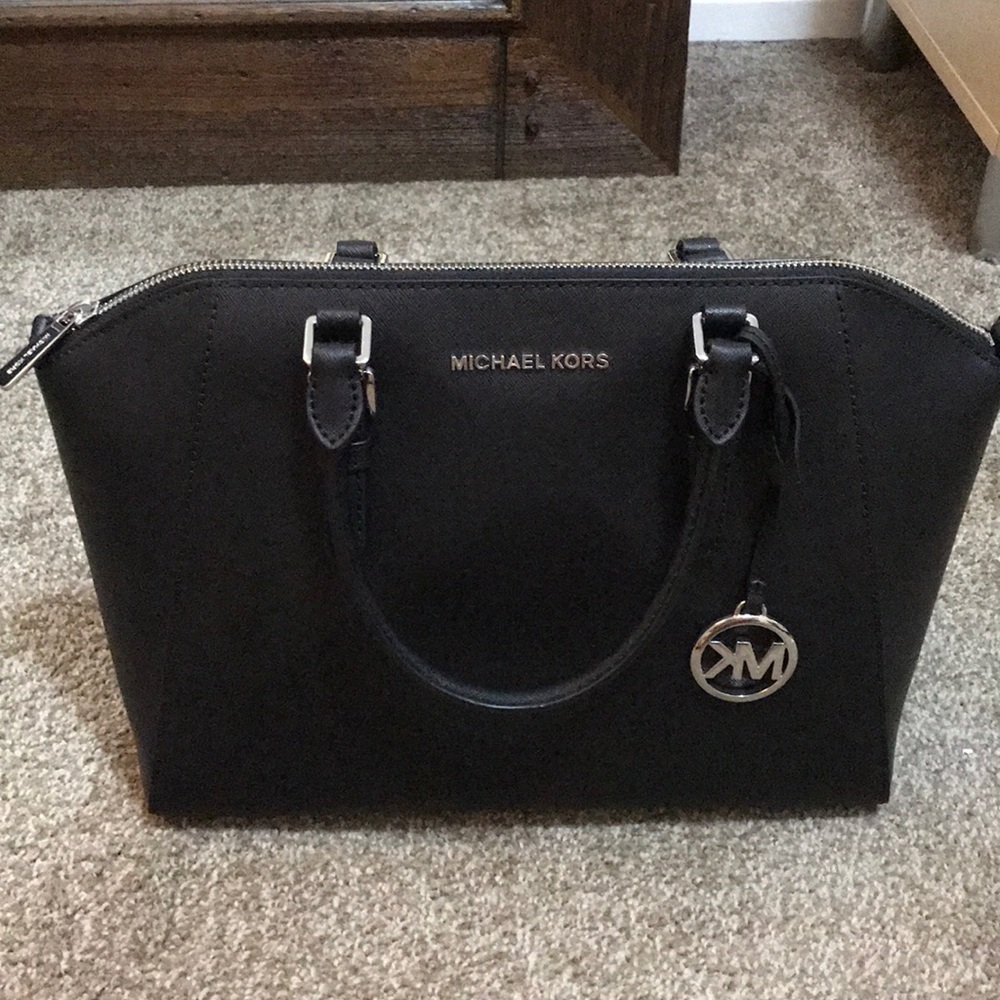 Micheal Kors purse